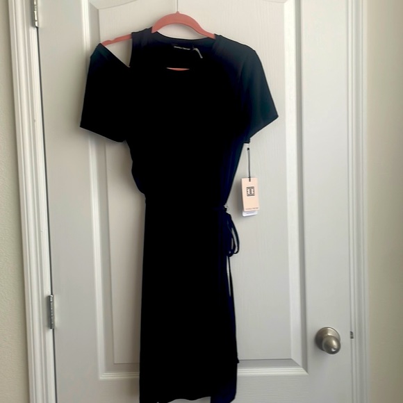 Ivanka Trump Dresses & Skirts - NWT - Ivanka Trump Black dress with right shoulder exposure. Size M.